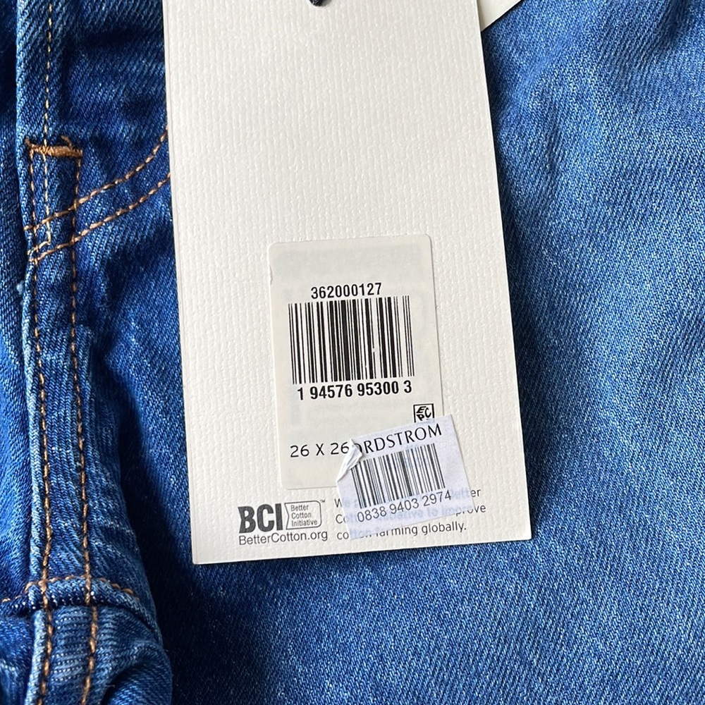 Women’s Levi’s Original Cropped - Picture 4 of 7